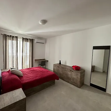 Seaside Retreat In Qawra